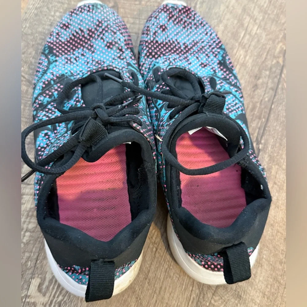 Nike Kaisha 2.0 Running Shoes, Size 8.5